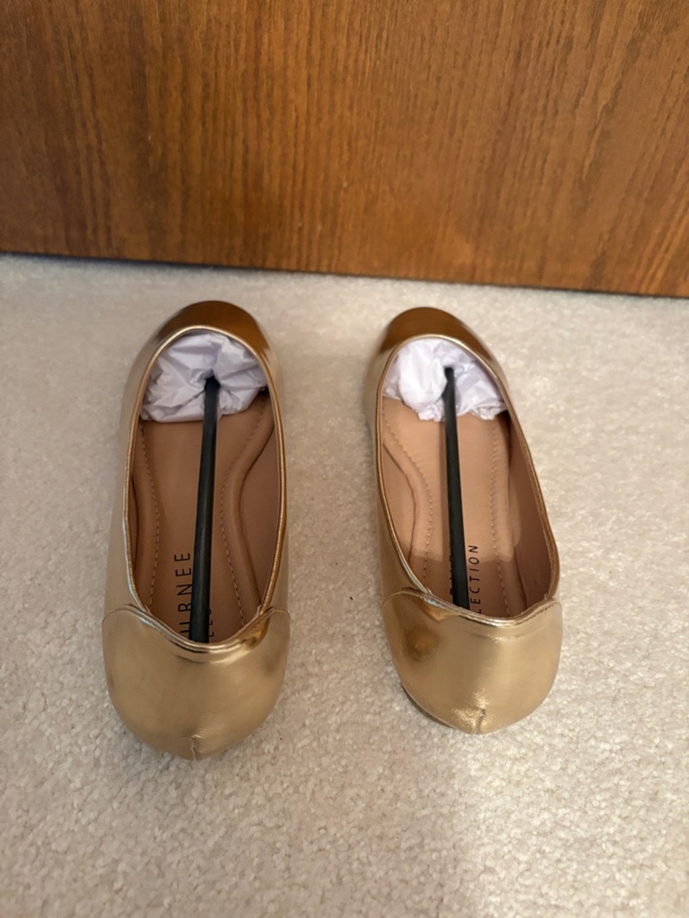Women's NEW Journee Metallic Gold Ballet Flats Size 81/2 Wide - Picture 4 of 10